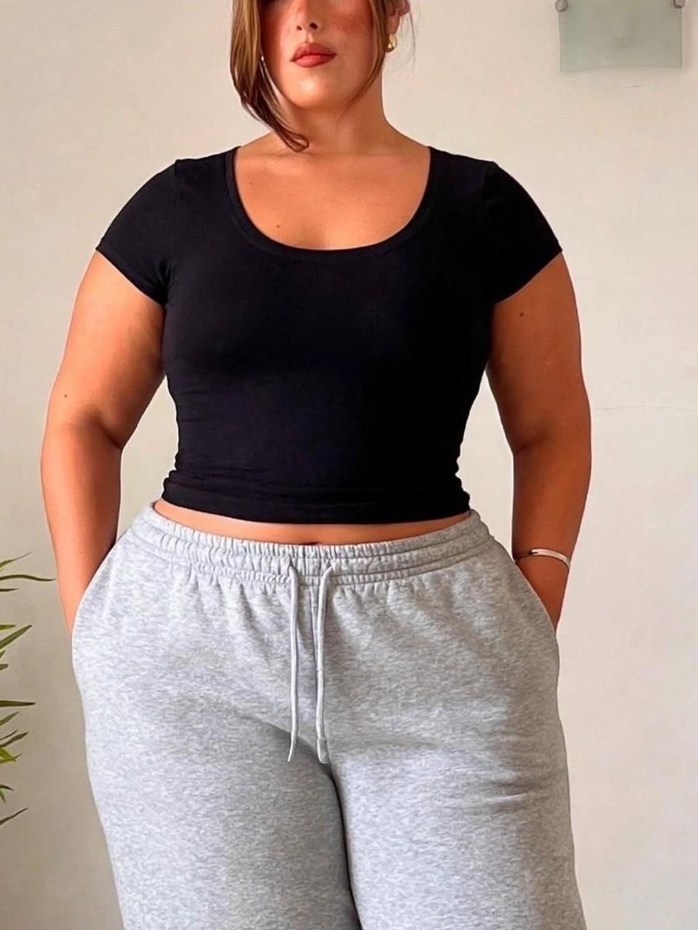 Black Short Sleeve Scoop Neck Crop Top